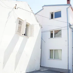 Apartments Zara Apartament